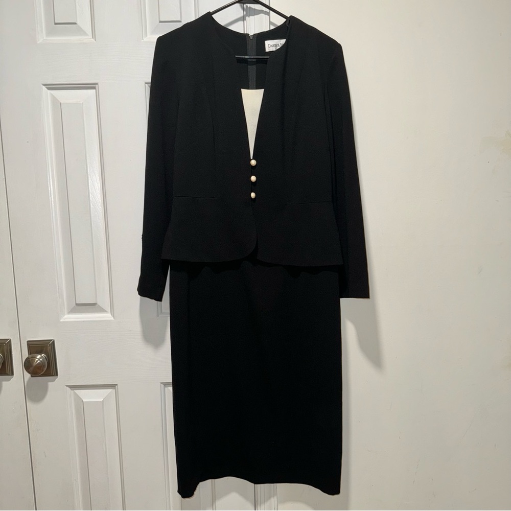 Danny and Nicole vintage black beige button down one piece skirt suit 10